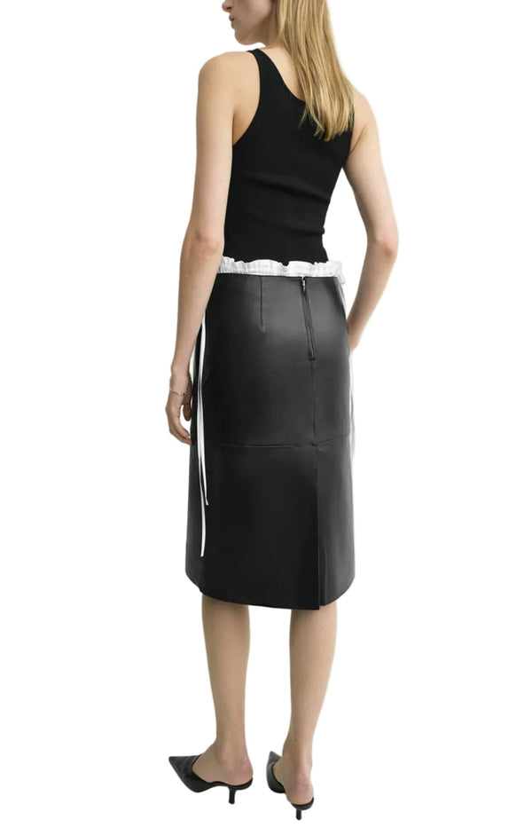 Load image into Gallery viewer, Black T-shirt