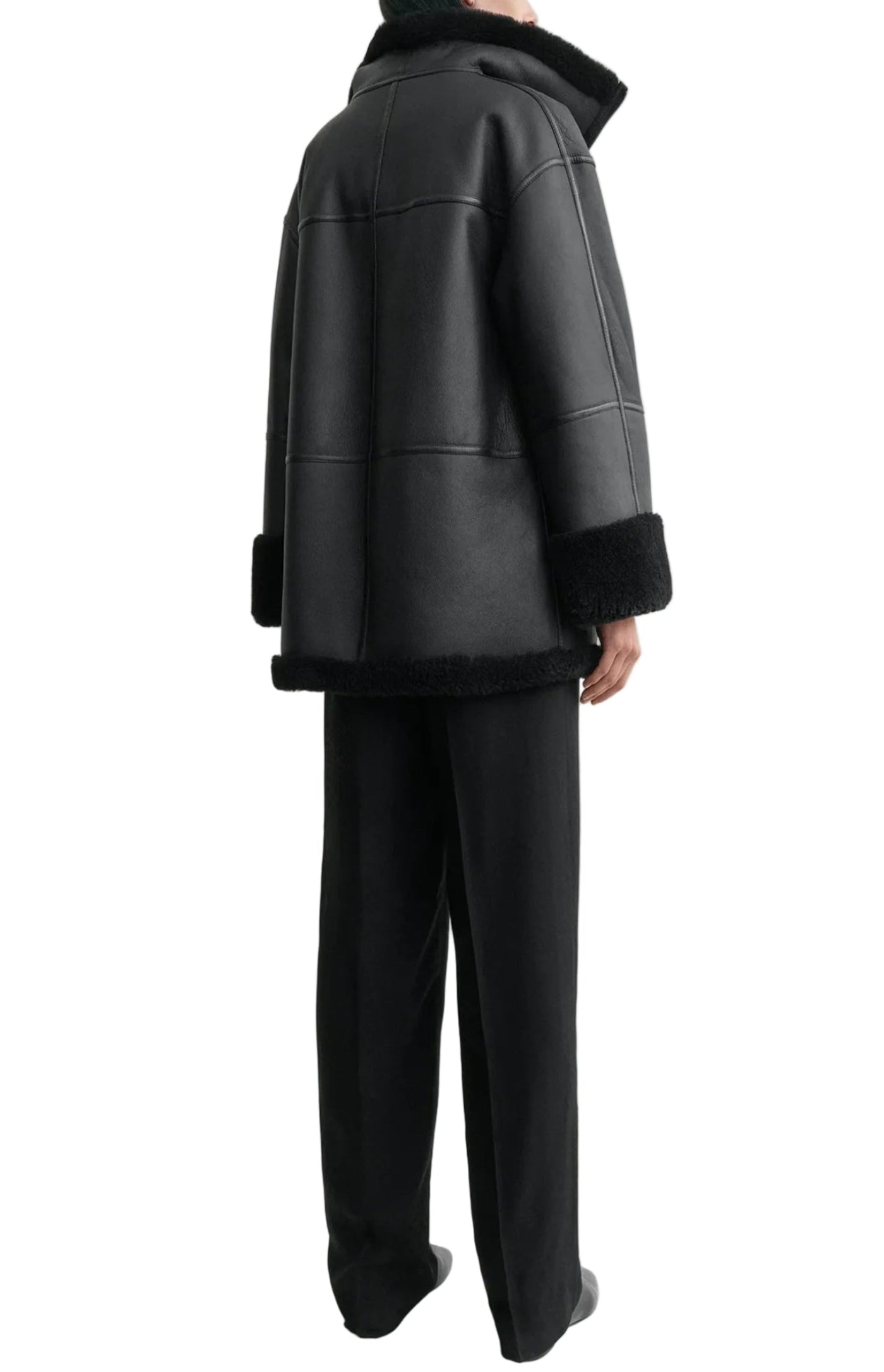 Cargar imagen en el visor de la galería, Sheepskin coat