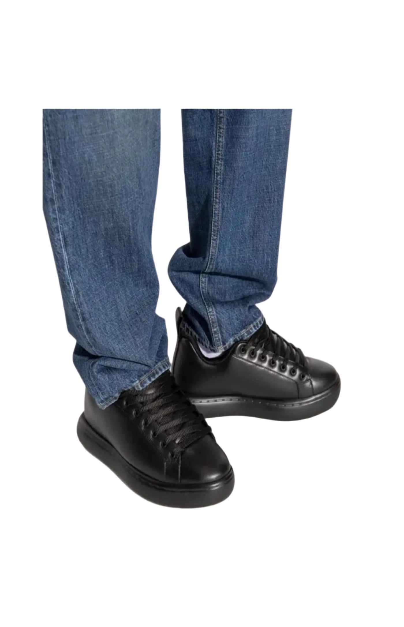 Cargar imagen en el visor de la galería, Black leather low top sneakers