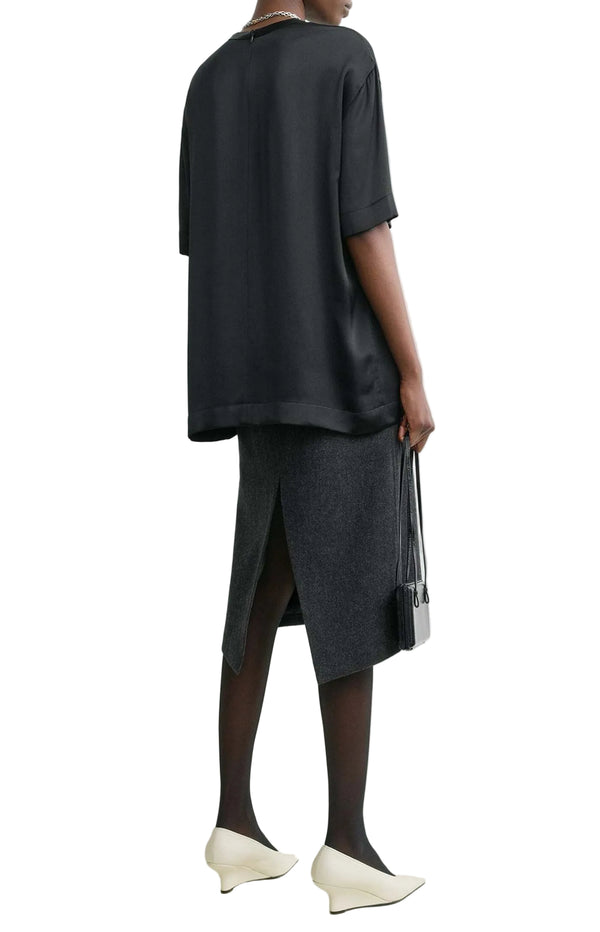 Load image into Gallery viewer, Top satin tee in black